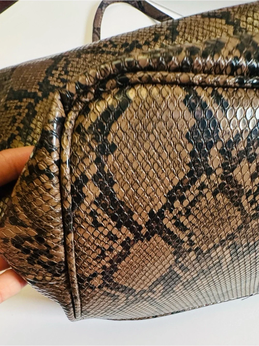 Steve Madden Wildly Chic Snake skin Style — Snakeskin-Print Tote 🐍✨2000s Glam